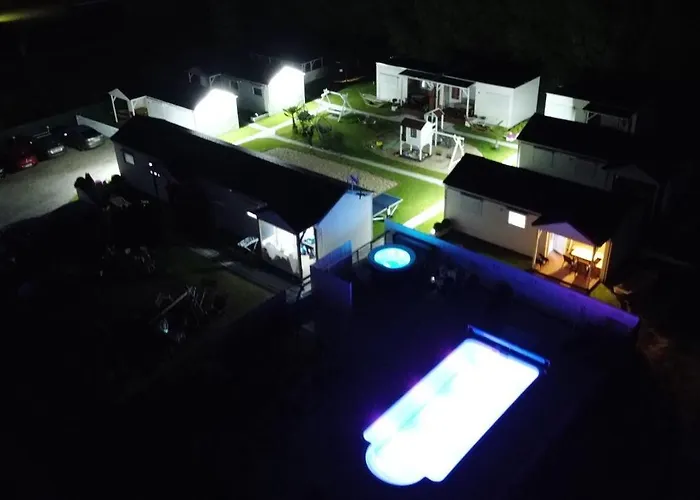 Letniskowe Ma-rest Kompleks wypoczynkowy *